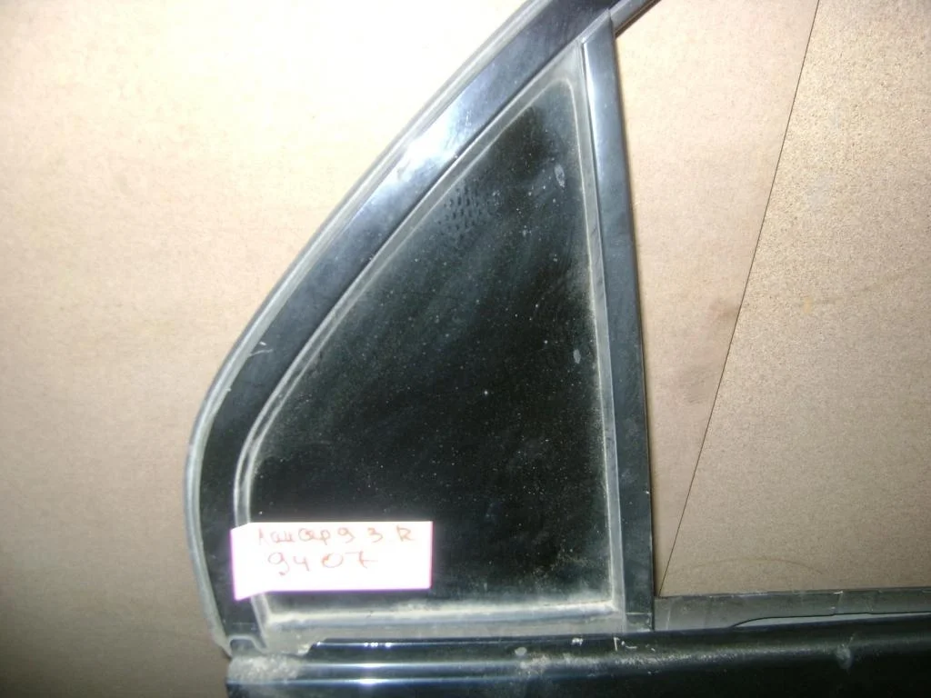 Стекло двери задней правой форточка Mitsubishi Lancer 9 CS