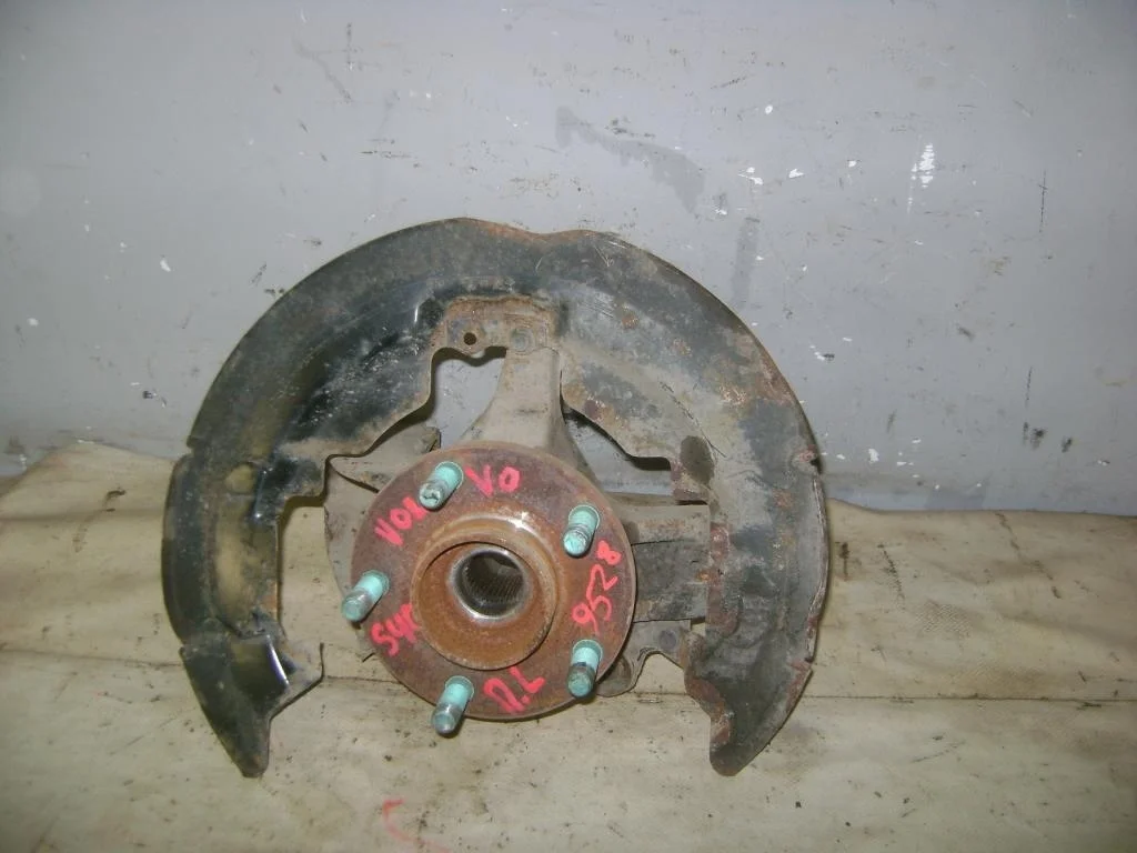 Кулак поворотный передний левый Volvo S40 2 2008 MS