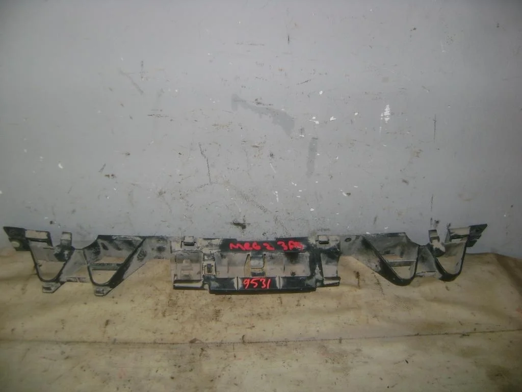 Кронштейн заднего бампера Renault Megane 2 2004