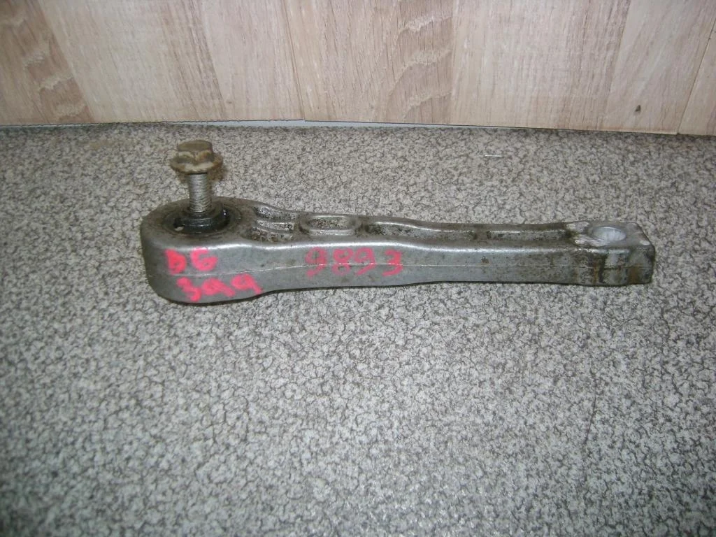 Опора двигателя задняя Volkswagen Passat 2008 B6