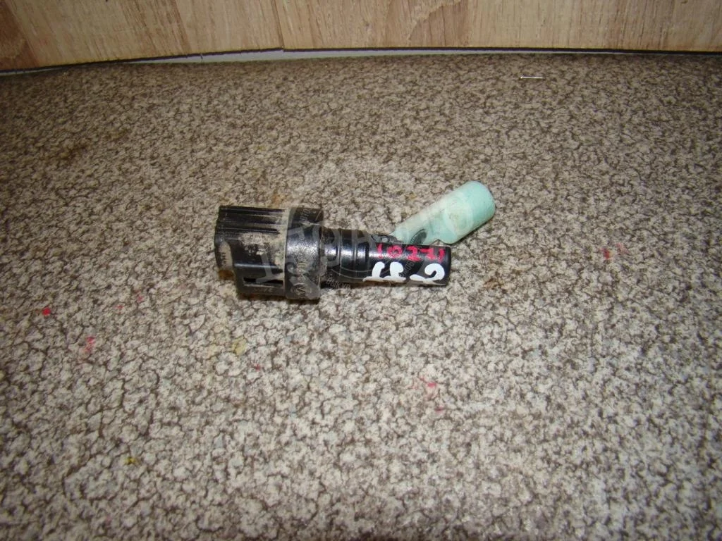 Датчик уровня бачок омывателя Ford Focus 2