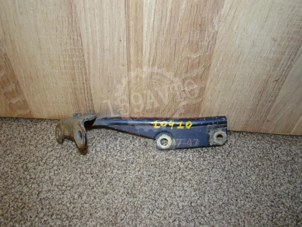 Петля капота правая Mitsubishi Carisma DA