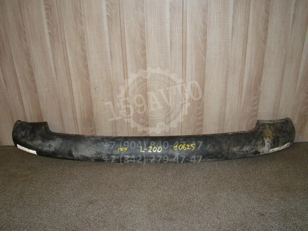 Накладка переднего бампера Mitsubishi L200 KA, KB