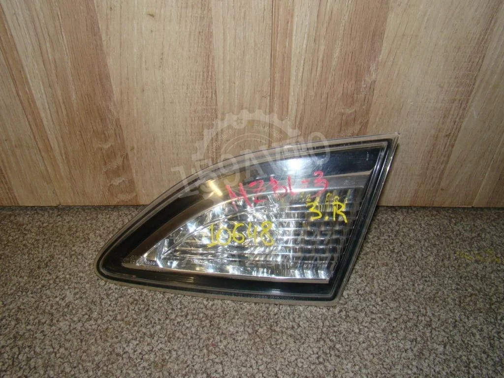 Фонарь задний внутренний правый Mazda 3 BL