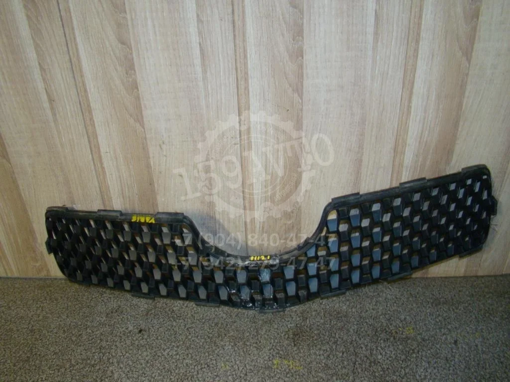 Решетка радиатора Toyota Yaris 2007 XP90