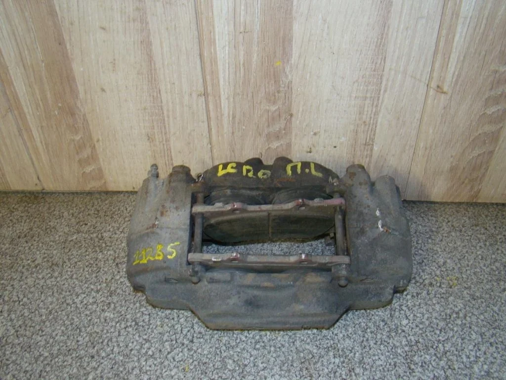 Суппорт передний левый Toyota Land Cruiser Prado J120