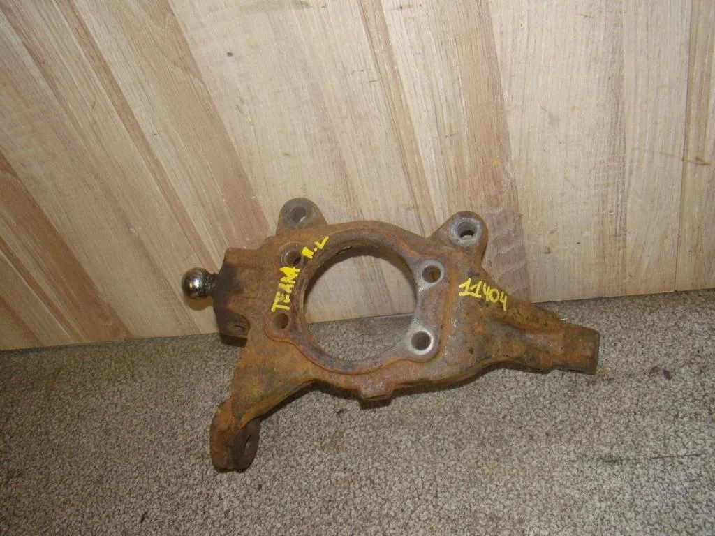 Кулак поворотный передний левый Nissan Teana 2011 J32