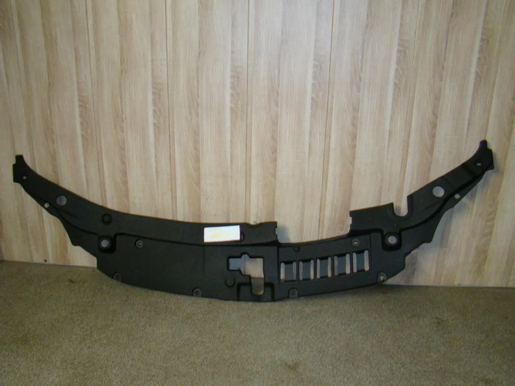 Кожух замка капота Toyota Camry XV50