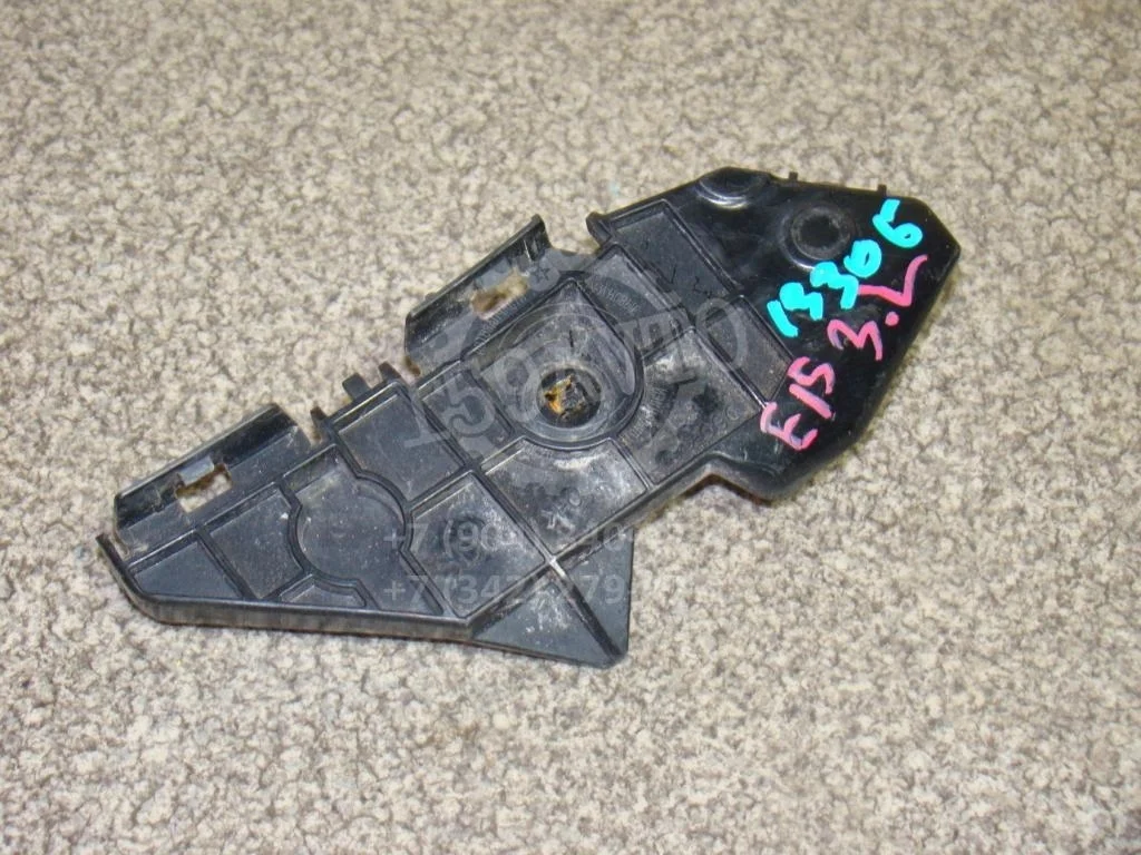 Кронштейн заднего бампера левый Toyota Corolla 2008 E150