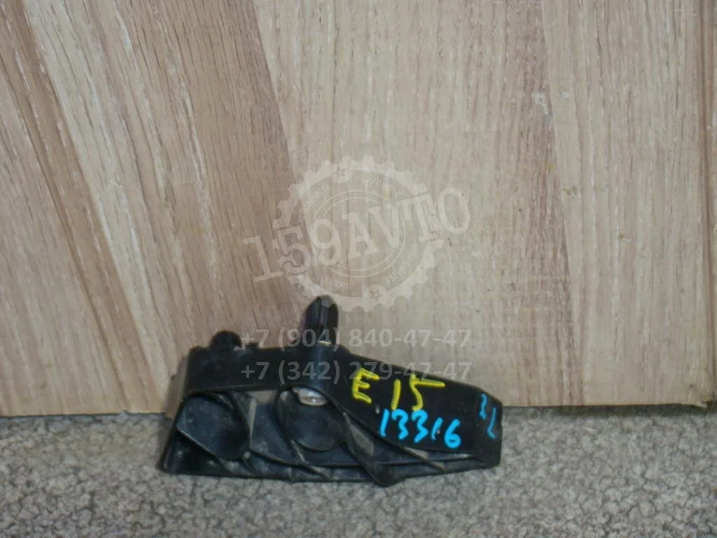 Кронштейн заднего бампера левый Toyota Corolla 2008 E150