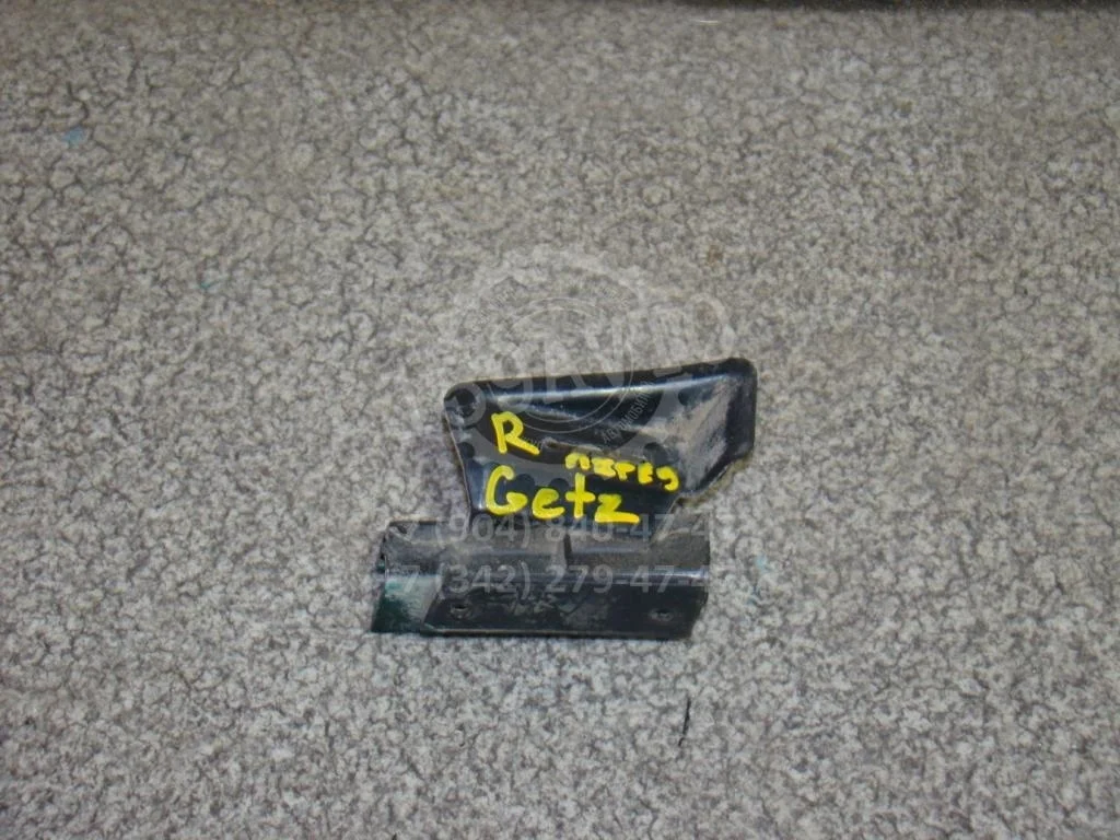 Кронштейн переднего бампера правый Hyundai Getz 2003 TB