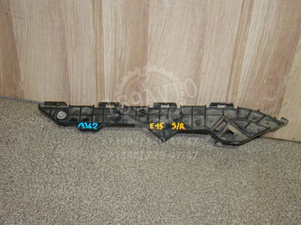 Кронштейн заднего бампера правый Toyota Corolla 2008 E150