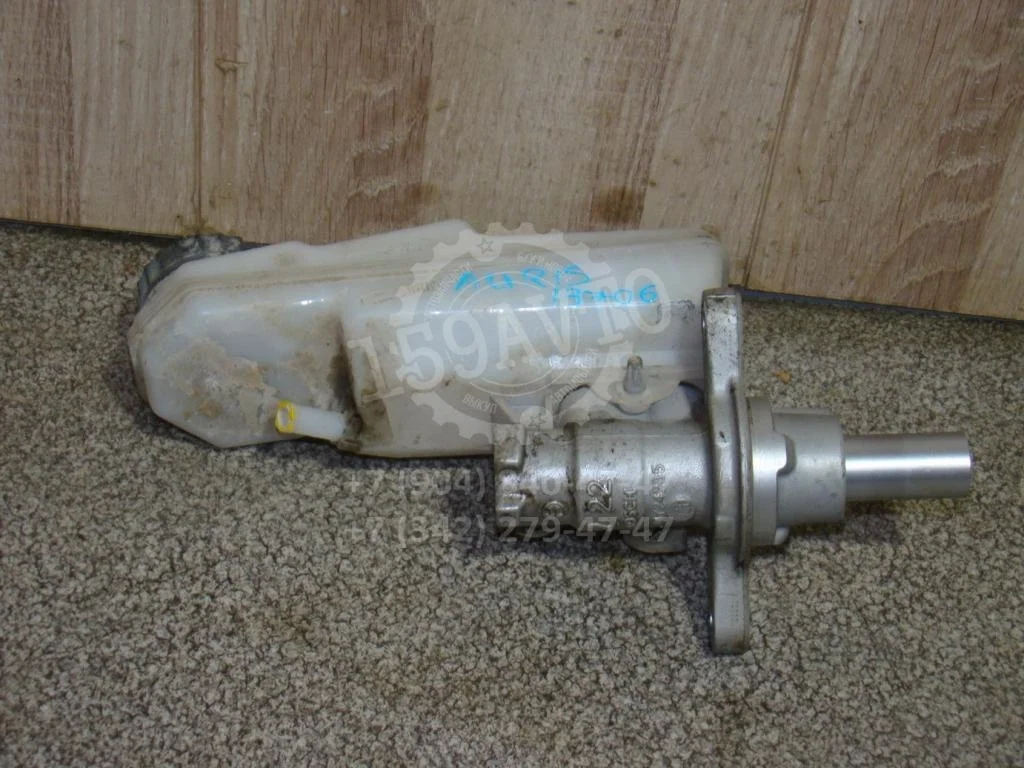 Цилиндр тормозной главный Toyota Auris 2007 E150