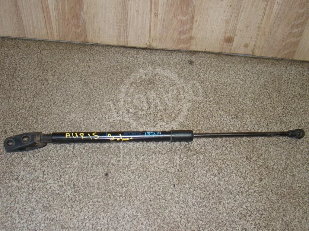 Амортизатор двери багажника Toyota Auris 2007 E150