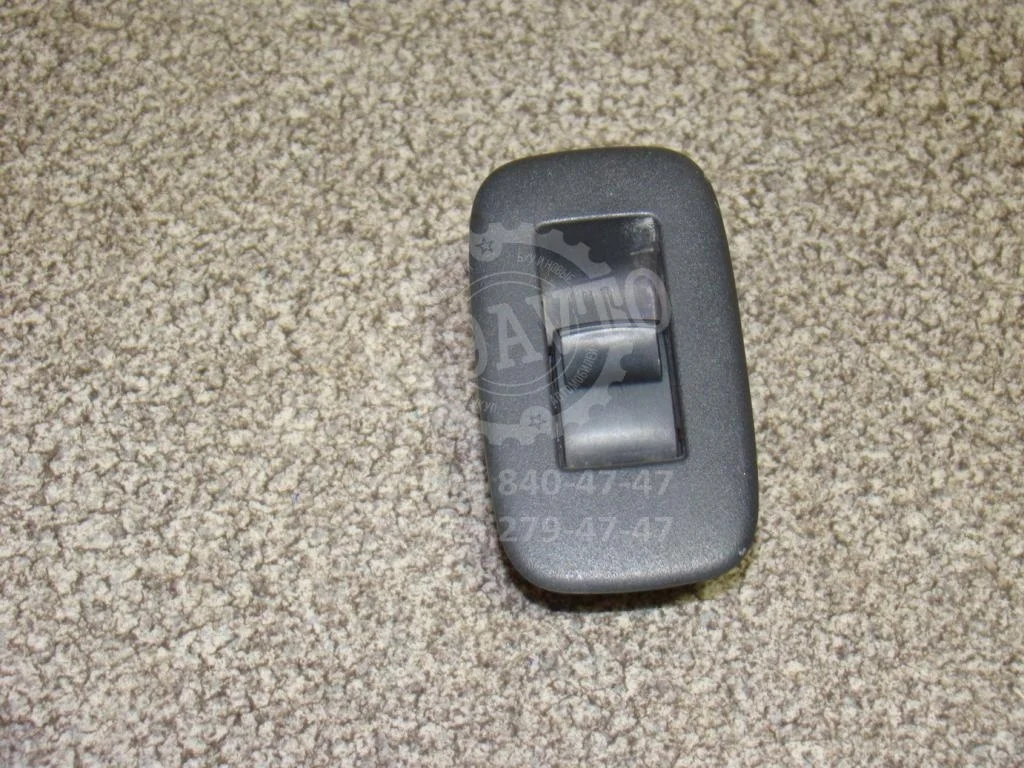 Кнопка стеклоподъемника Toyota Auris 2007 E150