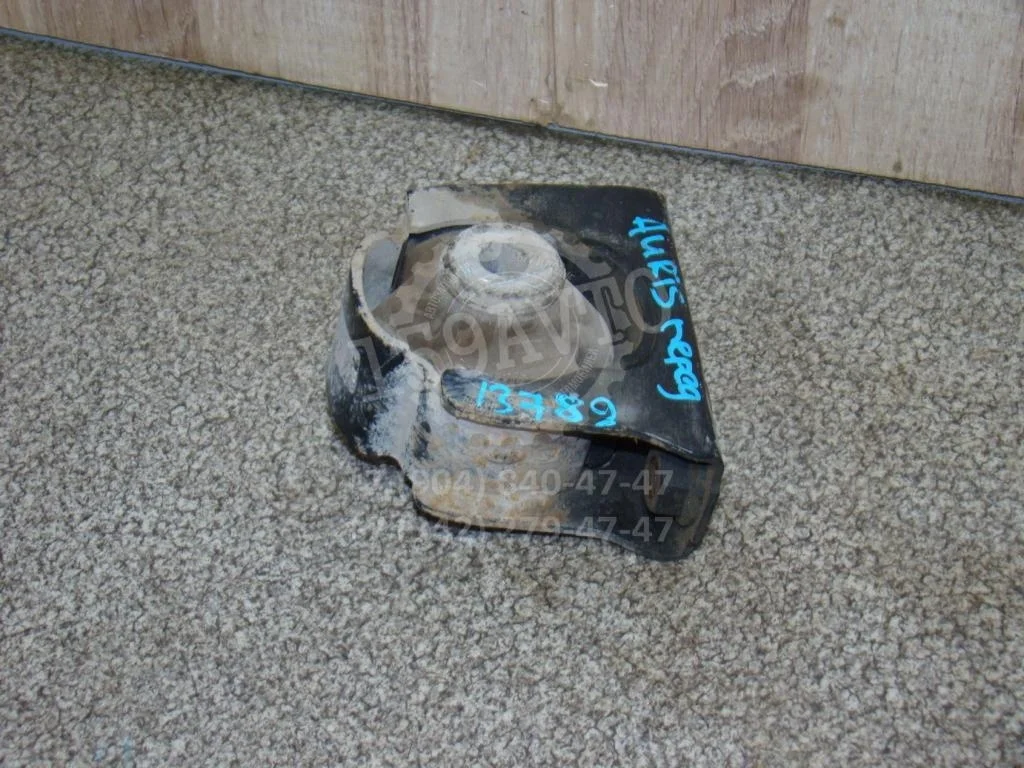 Опора двигателя передняя Toyota Auris 2007 E150