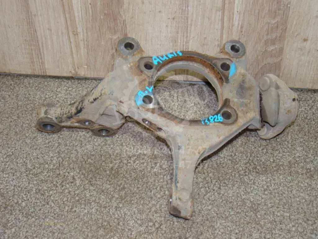 Кулак поворотный передний правый Toyota Auris 2007 E150