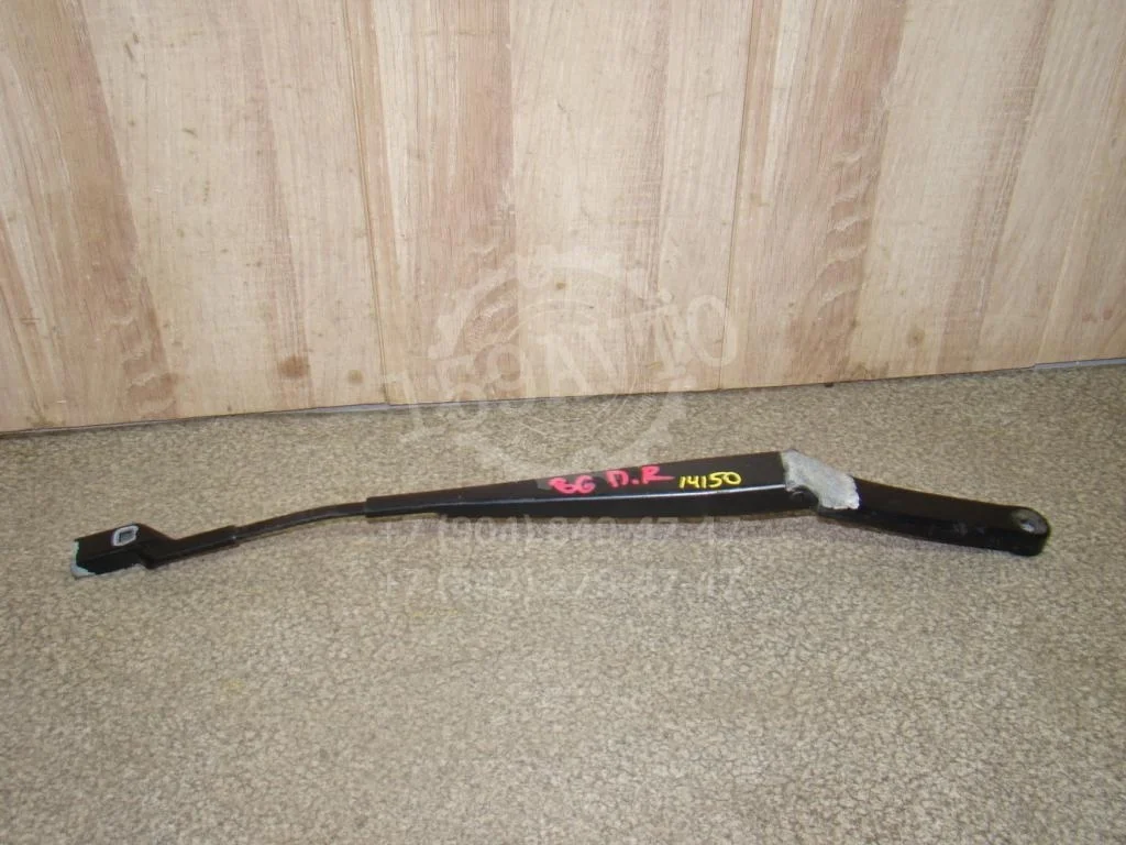 Поводок стеклоочистителя передний правый Volkswagen Passat 2008 B6