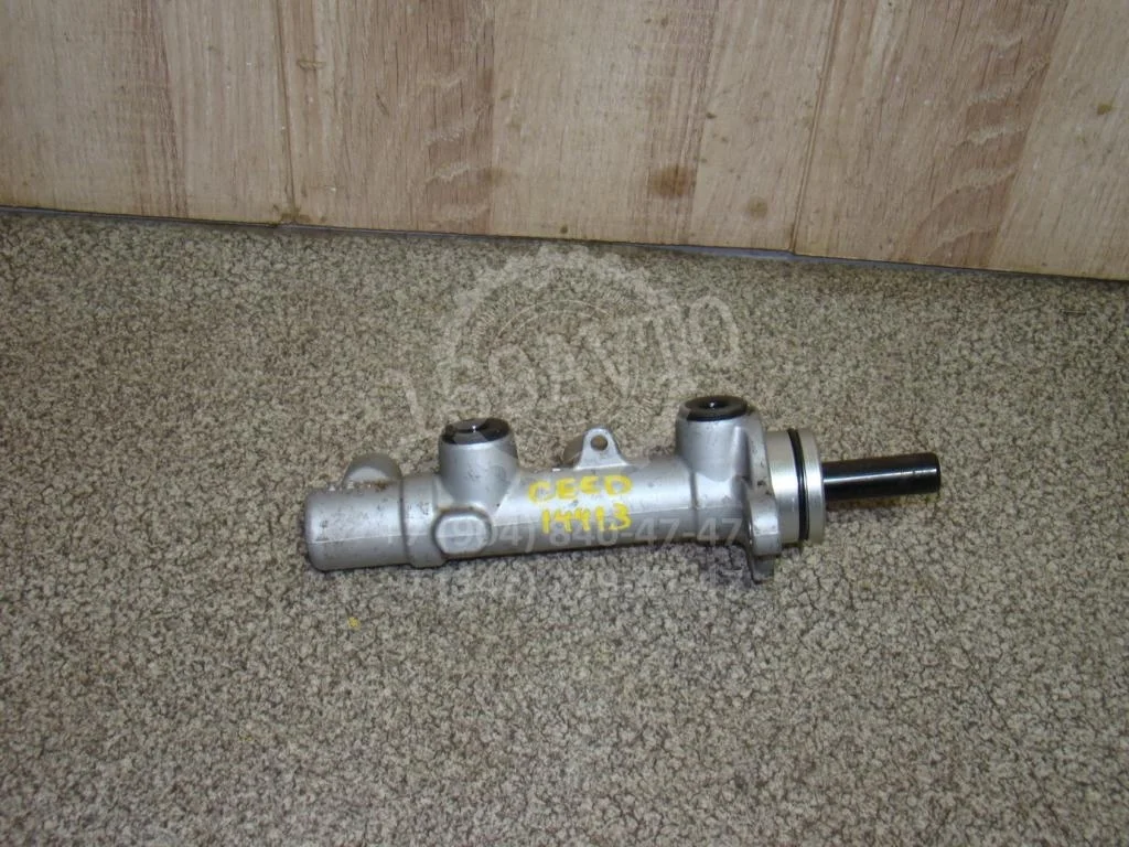 Цилиндр тормозной главный Kia Ceed 1