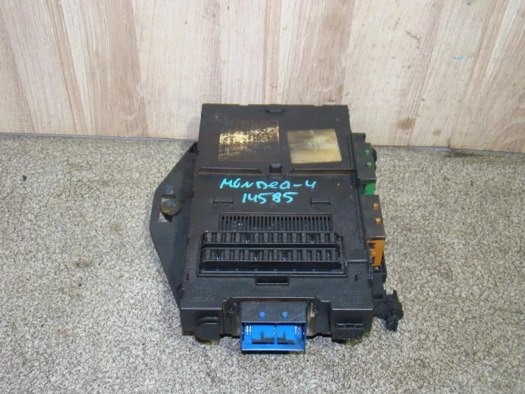 Блок предохранителей Ford Mondeo 2008 4