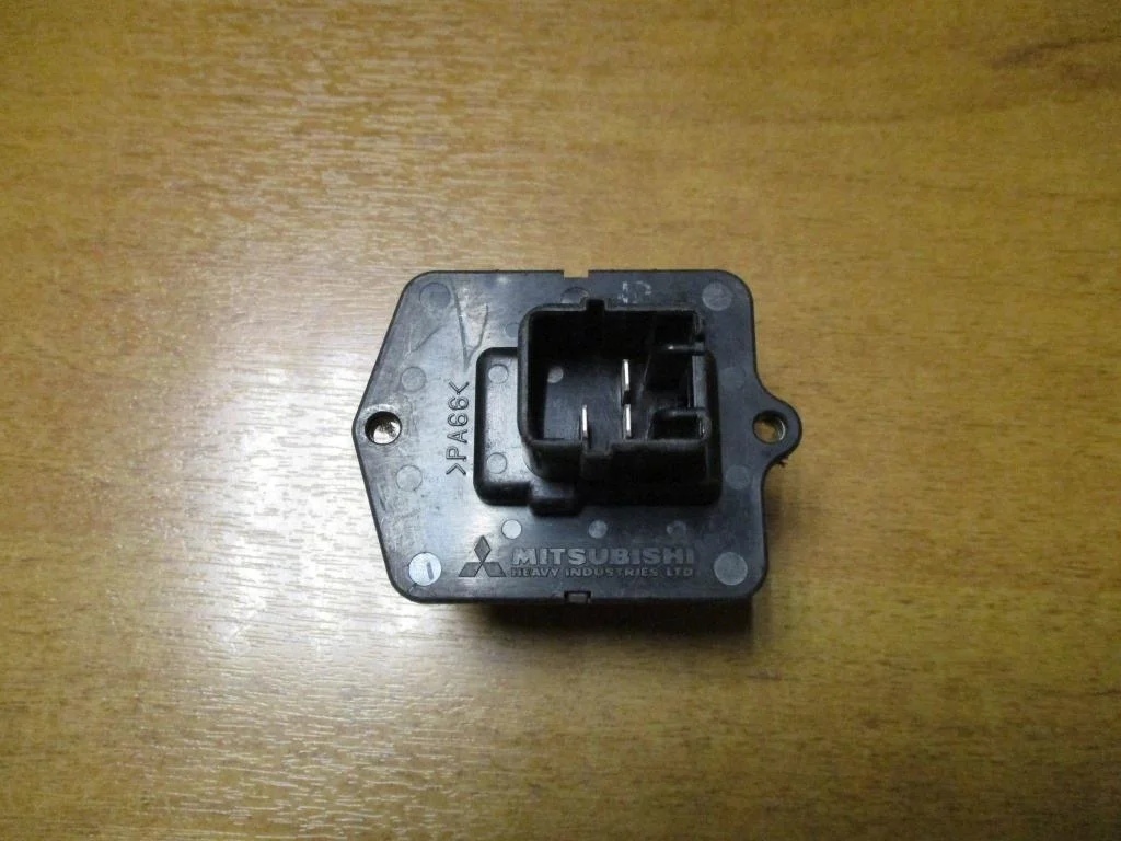 Резистор отопителя Peugeot 4007 2008