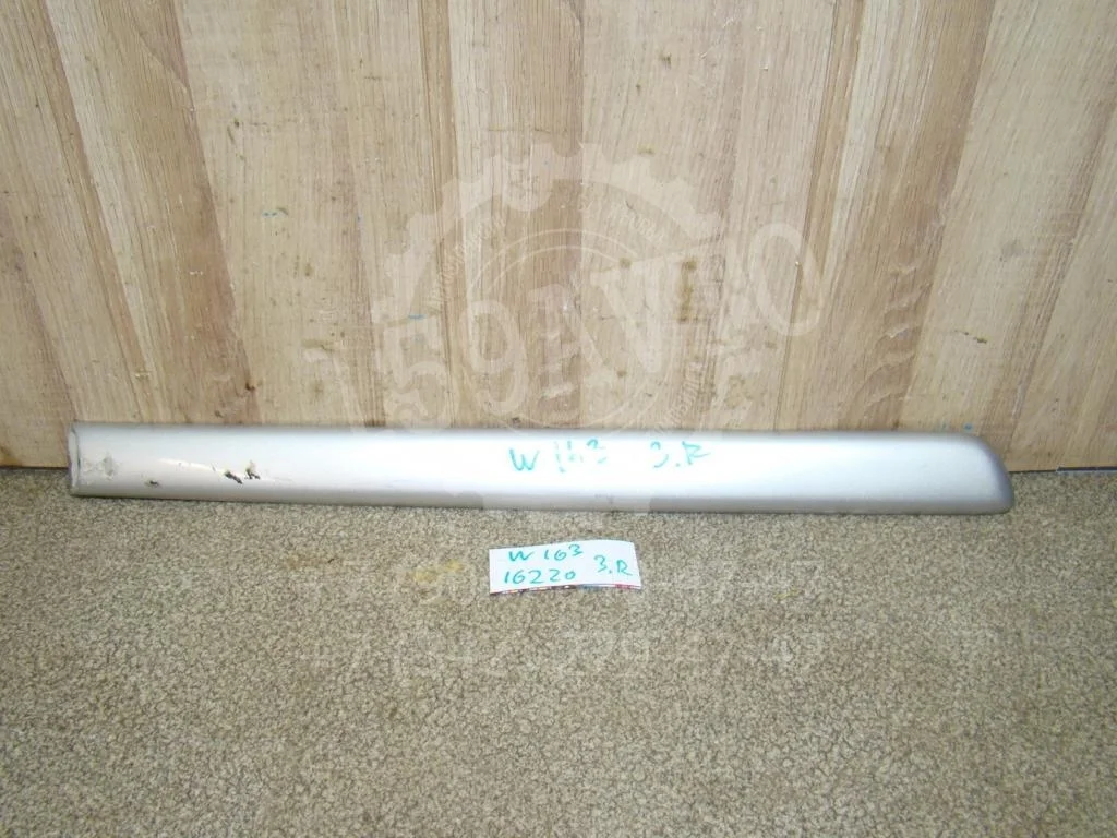 Молдинг задней правой двери Mercedes-Benz ML-Class W163