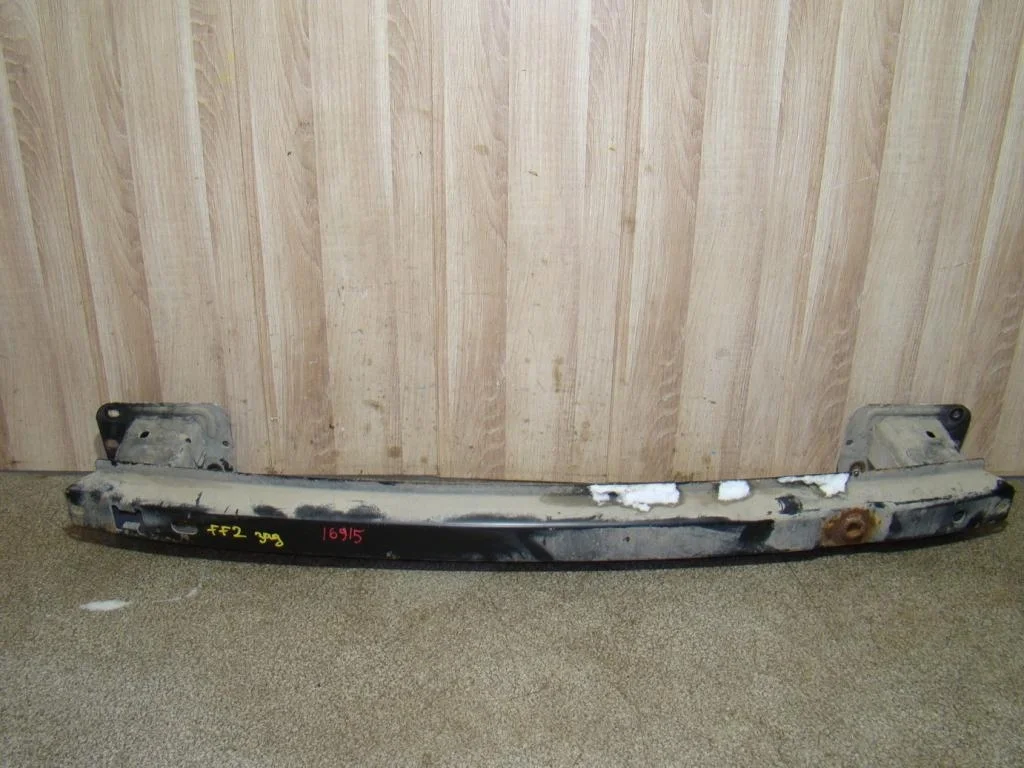 Усилитель заднего бампера Ford Focus 2