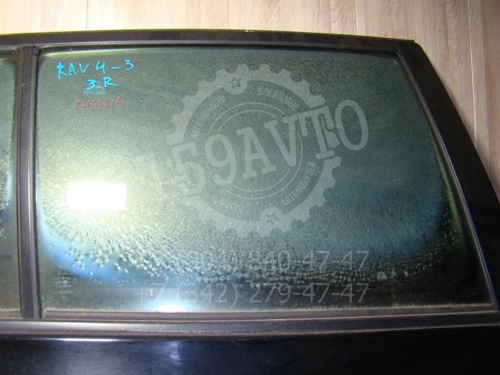 Стекло двери задней правой Toyota RAV4 A30