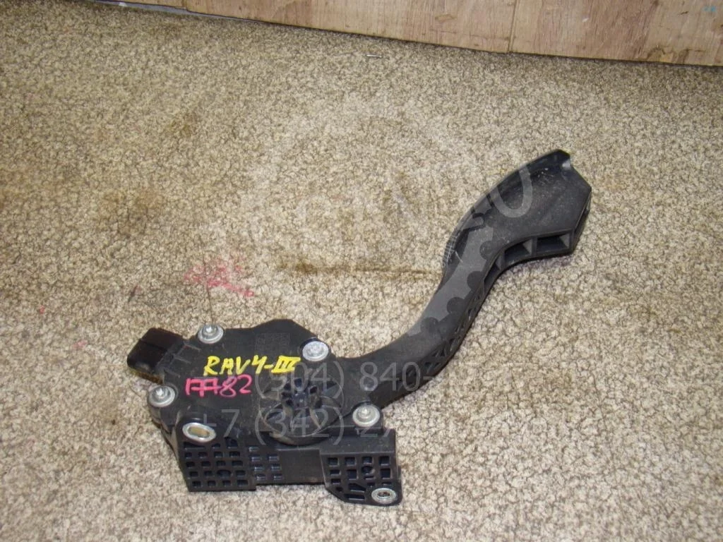 Педаль газа Toyota RAV4 A30