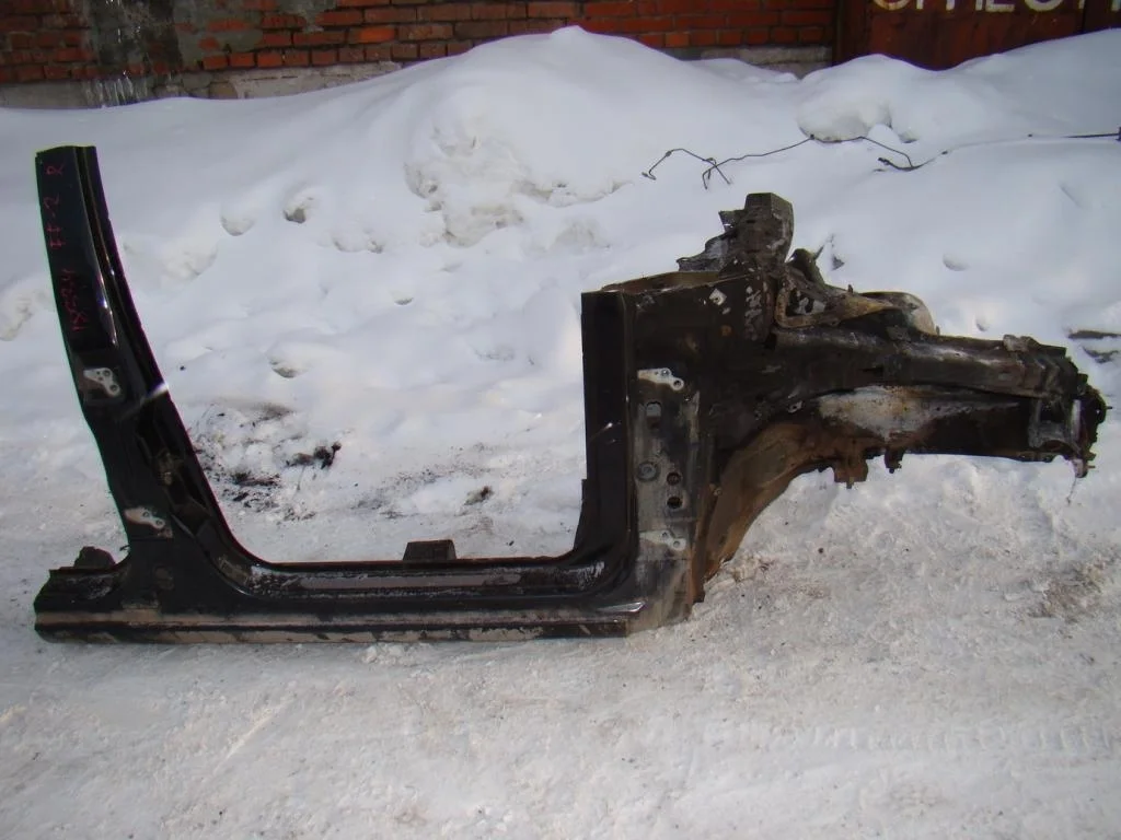 Порог со стойкой правый Ford Focus 2008