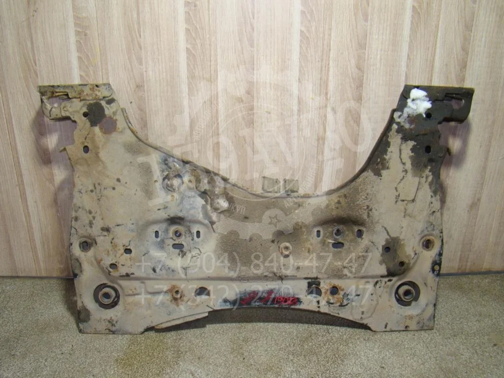 Подрамник Nissan Note E11