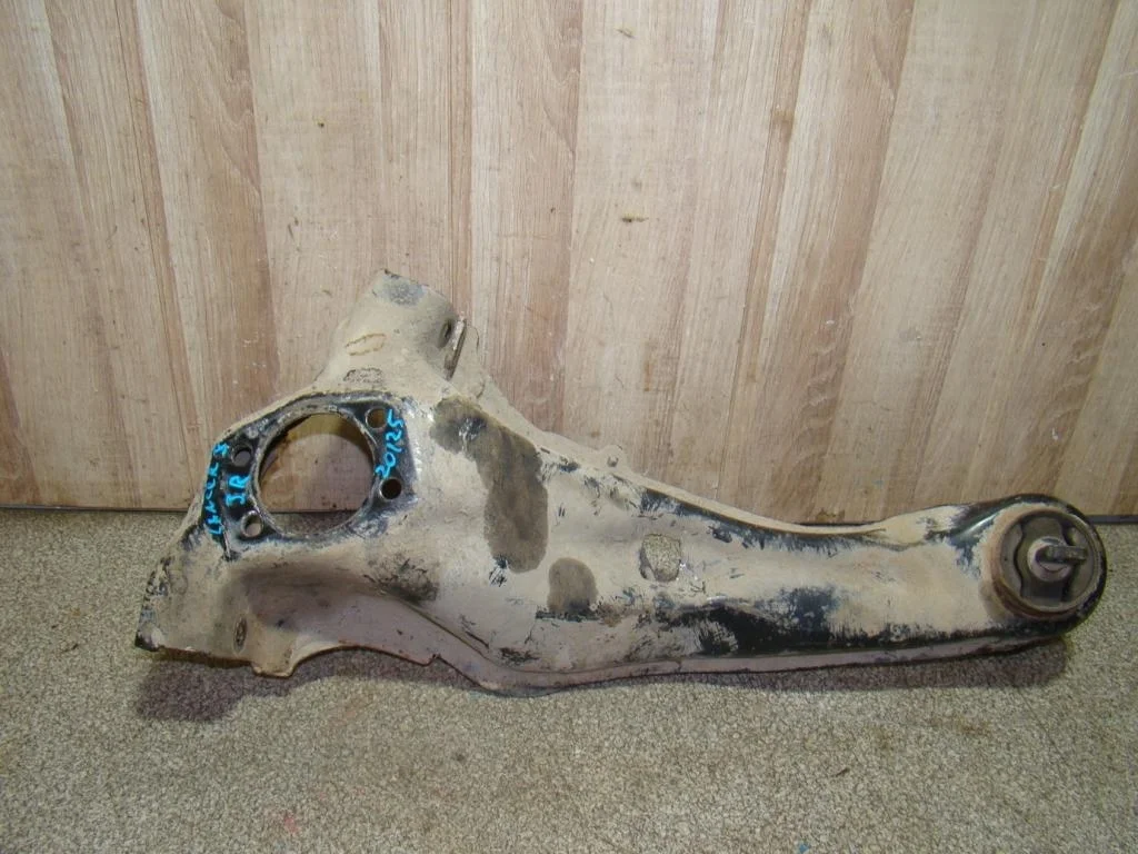 Рычаг задний продольный правый Mitsubishi Lancer 10 CY