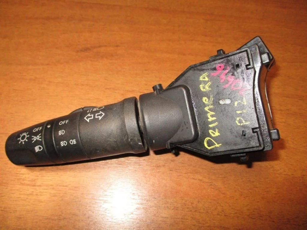 Переключатель поворотов подрулевой Nissan Primera P12