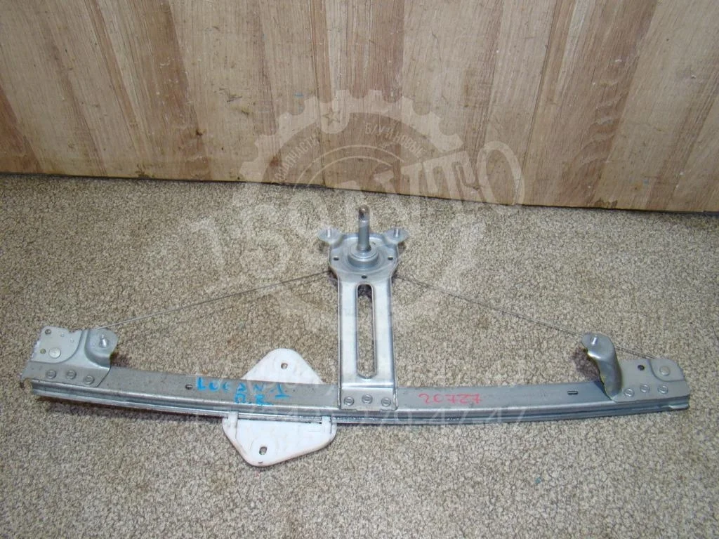 Стеклоподъемник механический передний правый Renault Logan 1 L90