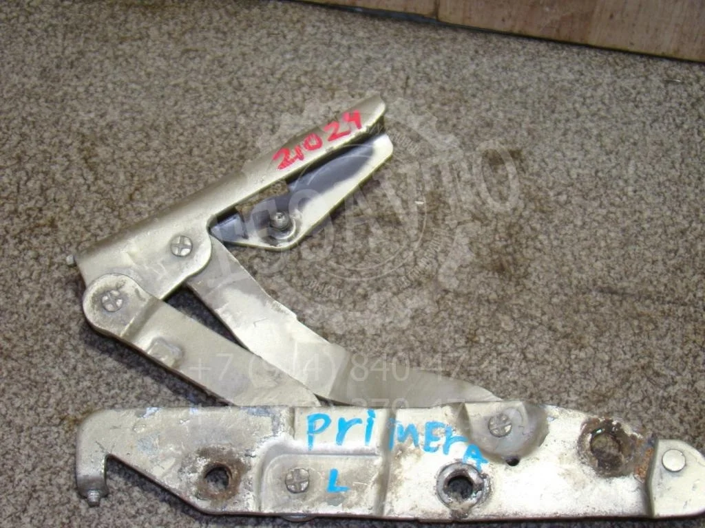 Петля крышки багажника Nissan Primera P12