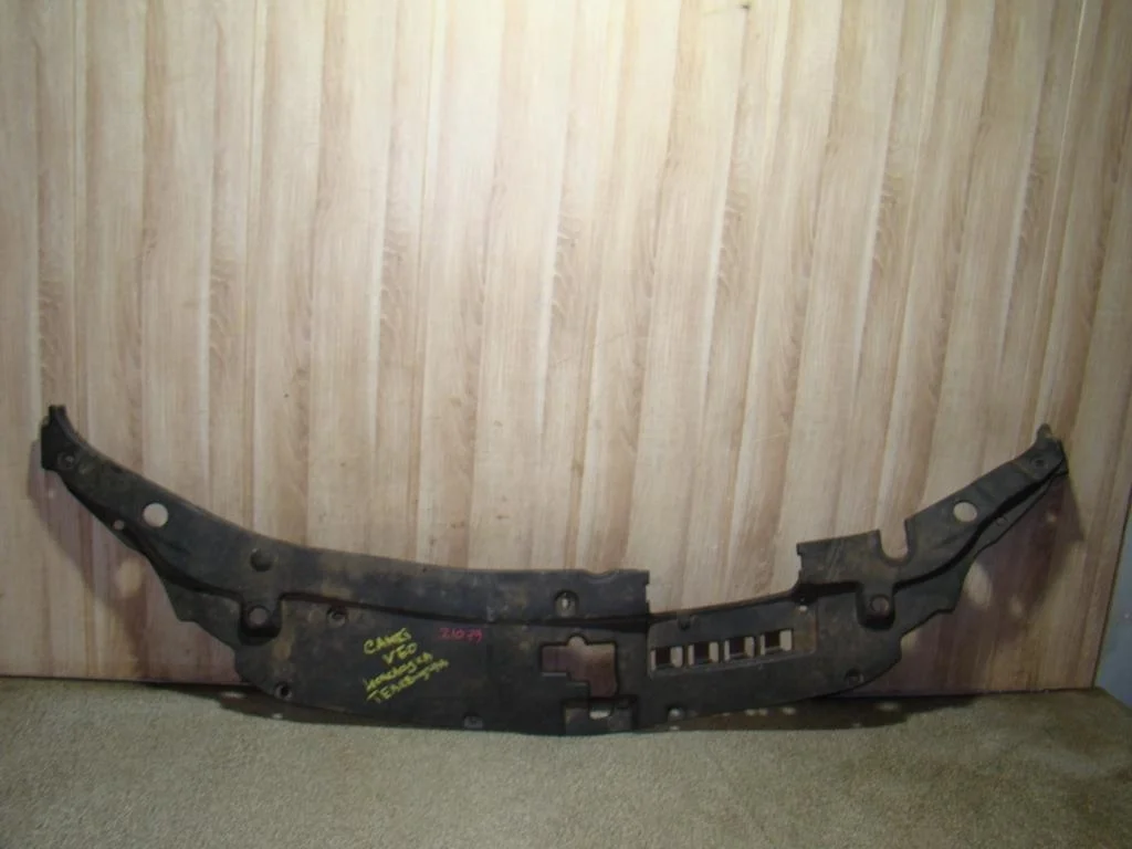 Кожух замка капота Toyota Camry XV50