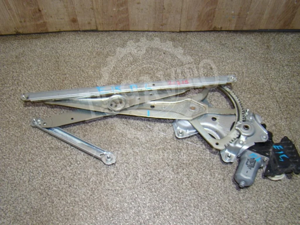 Стеклоподъемник передний левый Toyota Corolla E150