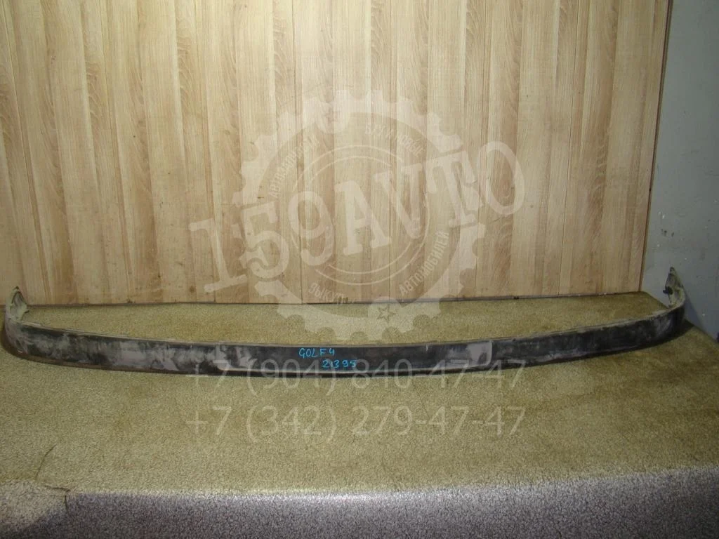 Накладка переднего бампера Volkswagen Golf 4