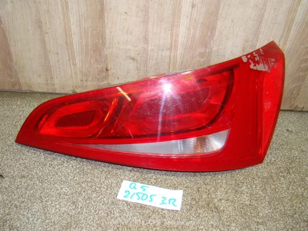 Фонарь задний правый Audi Q5 8R
