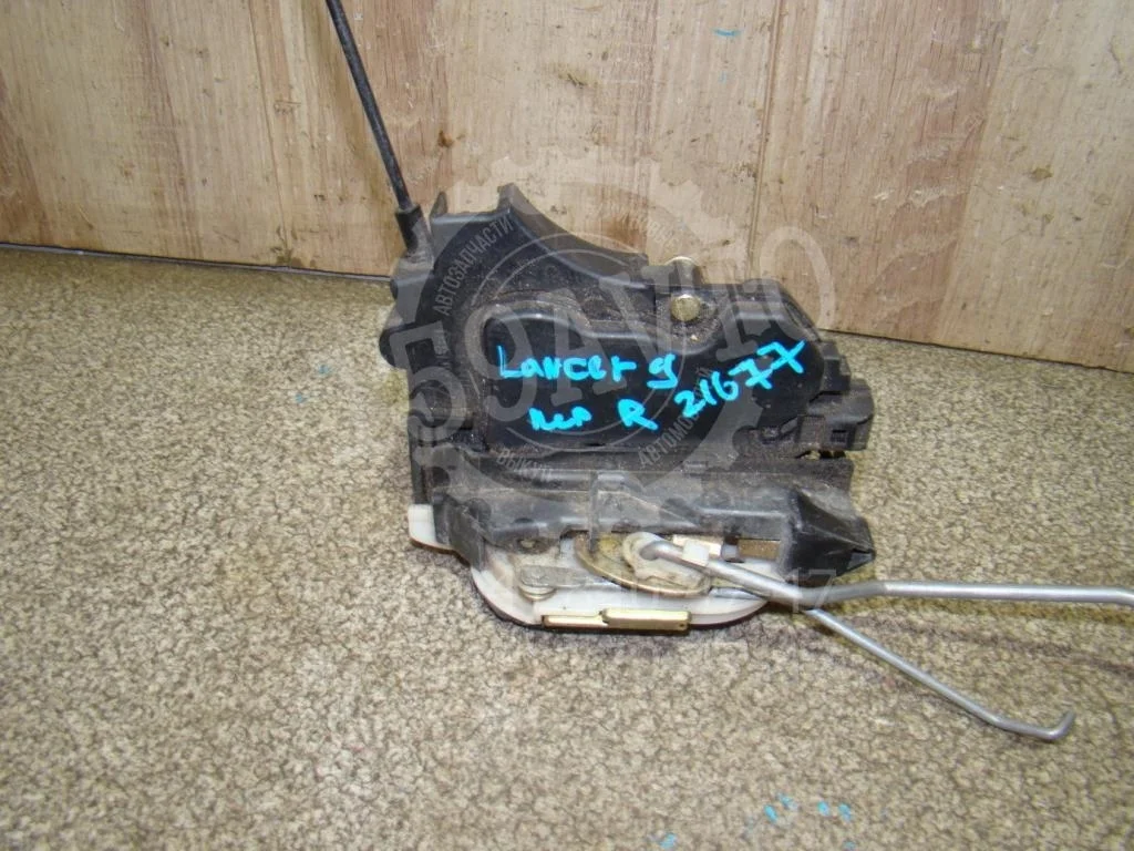 Замок двери передней правой Mitsubishi Lancer 9 CS