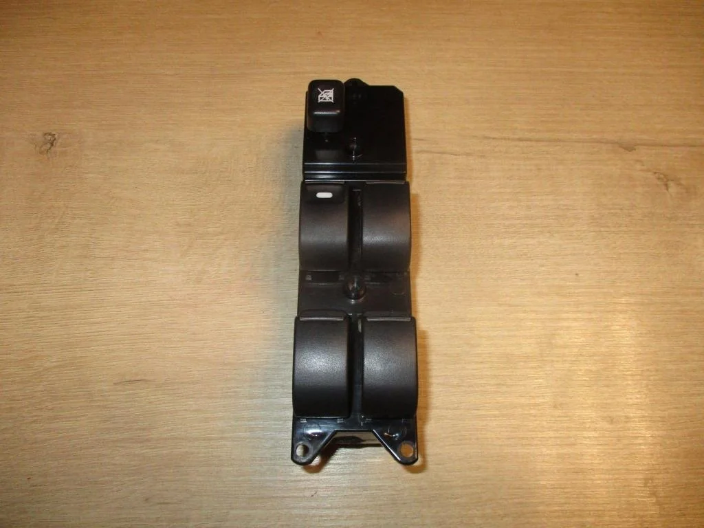 Блок управления стеклоподъемниками Mitsubishi Lancer 9 CS