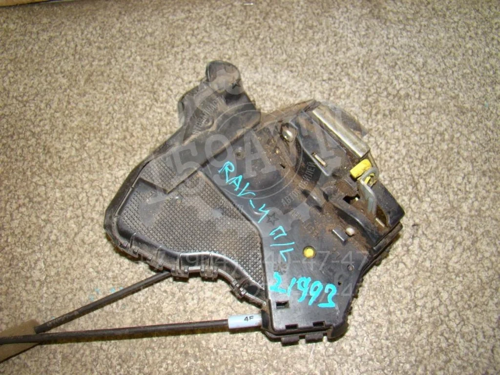 Замок двери передней левой Toyota RAV4 A30