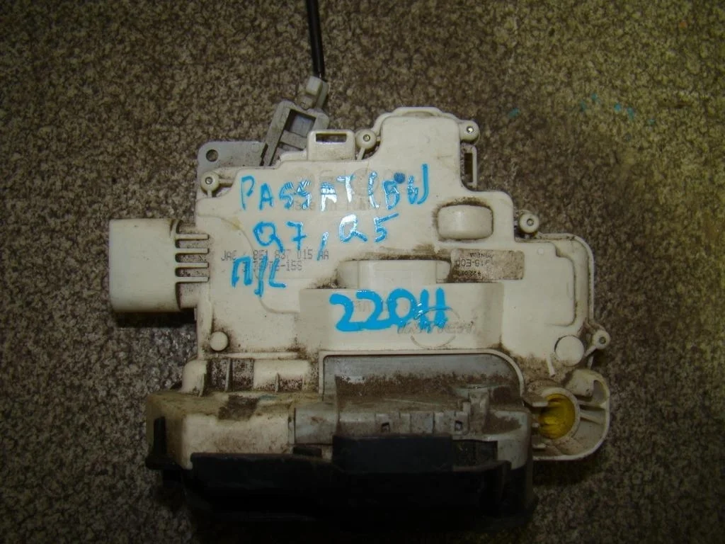 Замок двери передней левой Volkswagen Passat 2008 B6