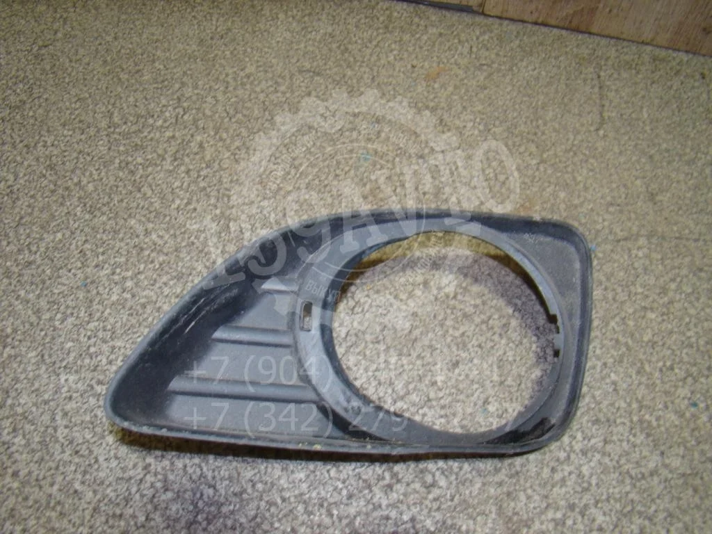 Рамка противотуманой фары левой Toyota Camry XV40