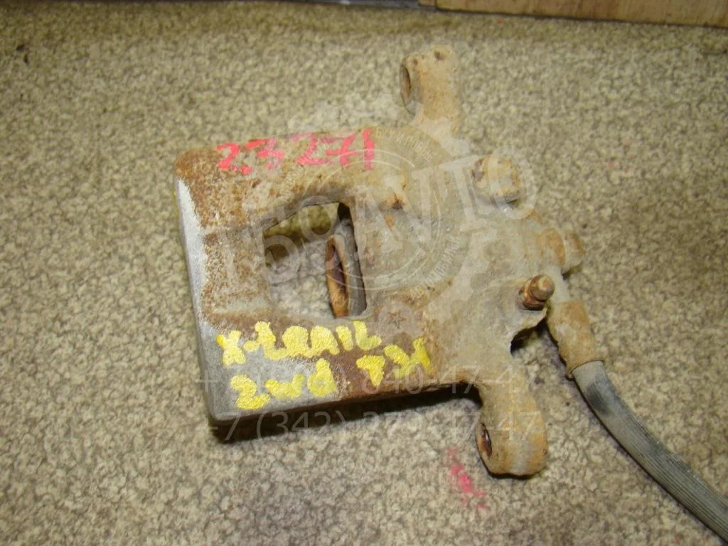 Суппорт задний правый Nissan X-Trail T31