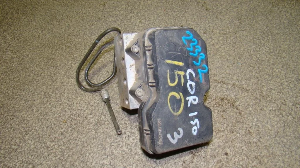 Блок abs Toyota Corolla E150