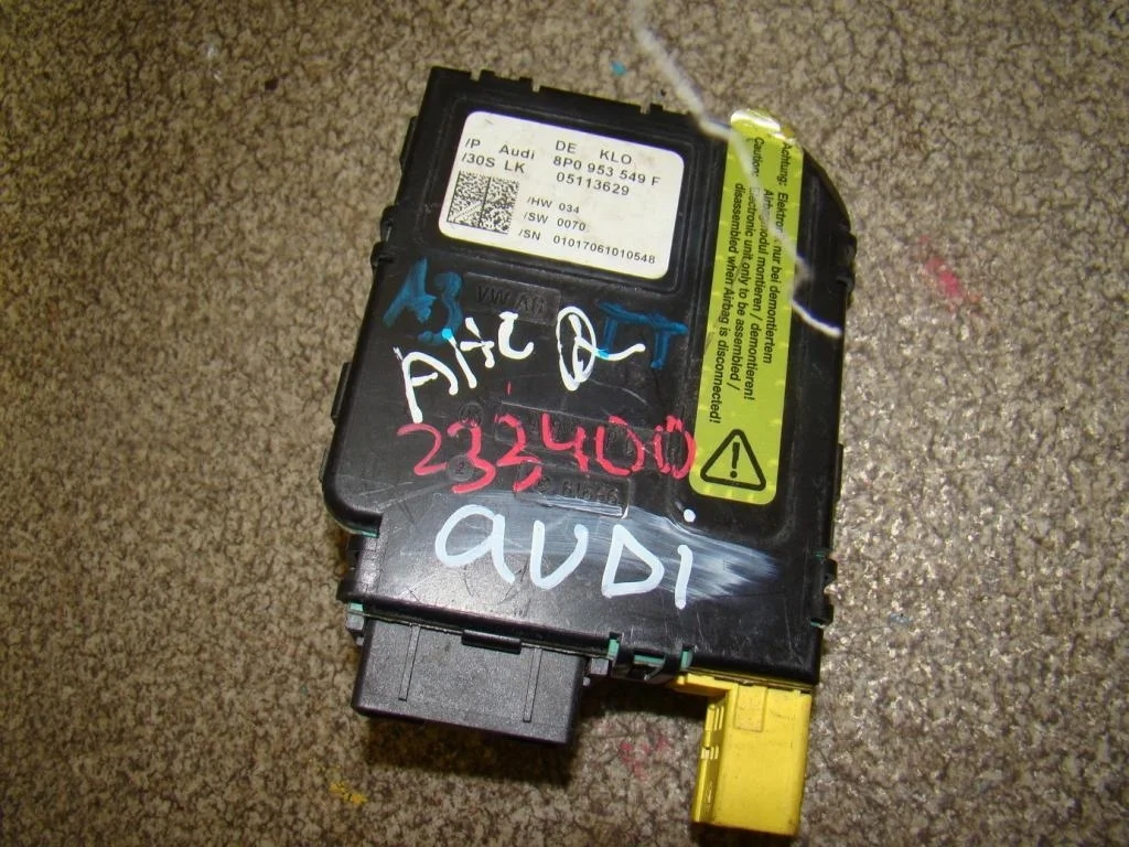 Блок электронный Audi A3 8P