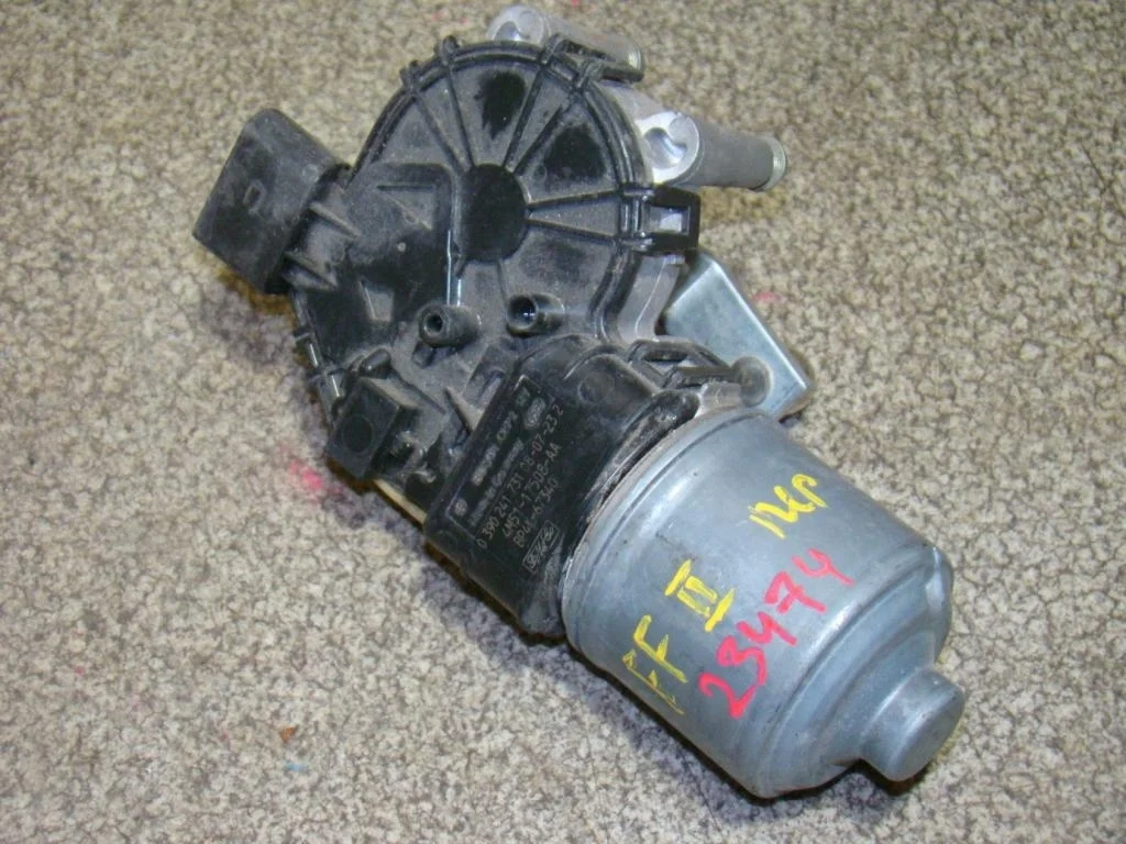 Моторчик дворников передний Ford Focus 2