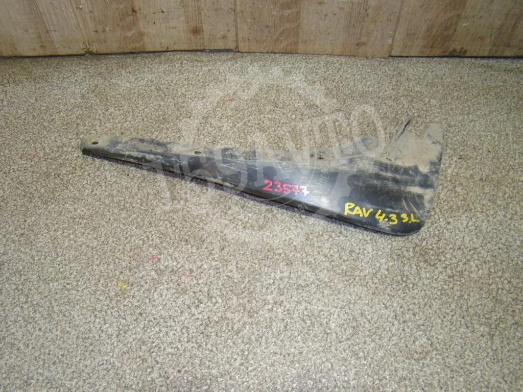 Брызговик передний левый Toyota RAV4 A30