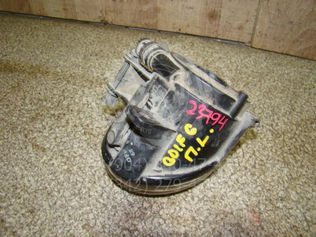 Фара противотуманная левая Volkswagen Golf 6